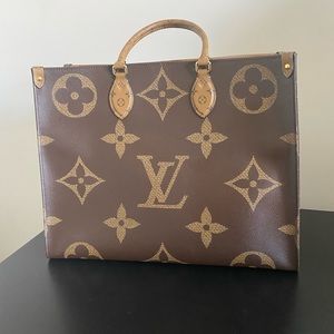 Very good condition!! Just to big for me. On the go GM bag.